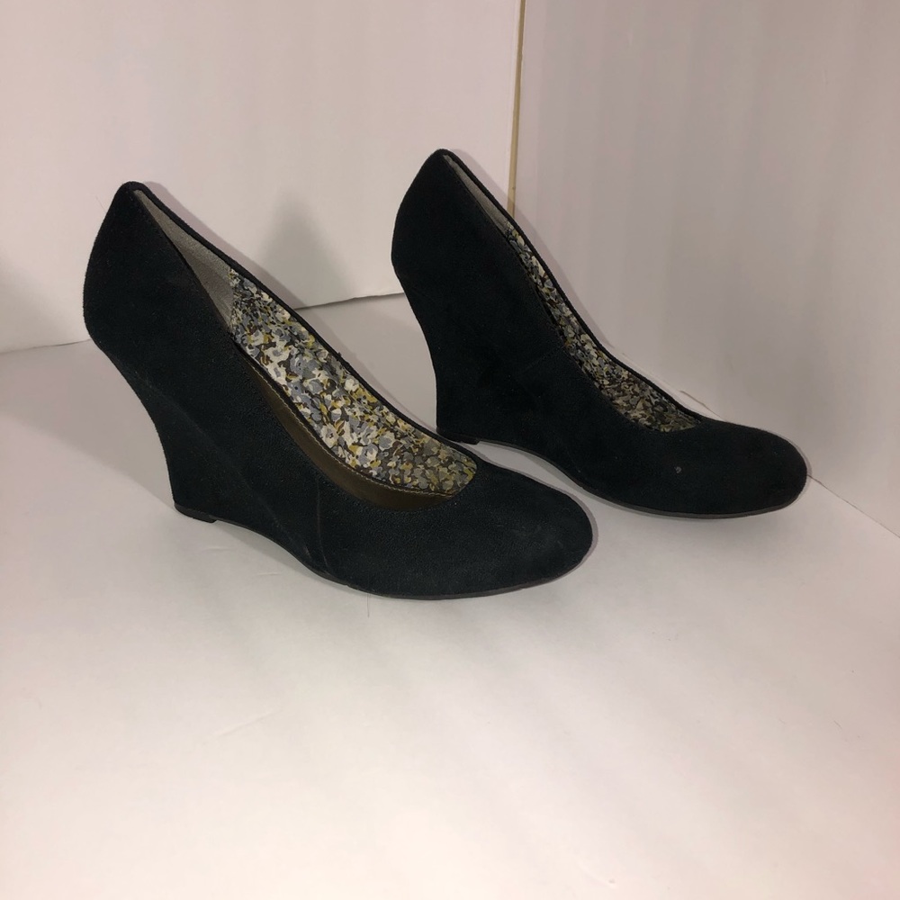 Black suede heels